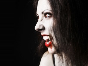Вампіри, хто вони насправді.  Чи існують вампіри - страшна хвороба чи справжнє прокляття?  Таємниця за сімома печатками.